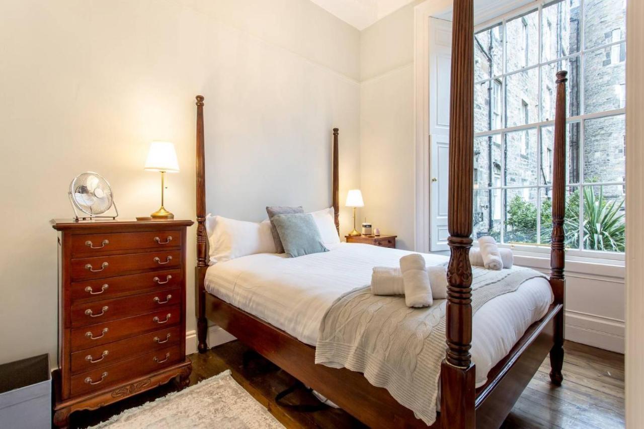 Joivy Converted Flat In Historic Building In New Town Edinburgh Exterior photo